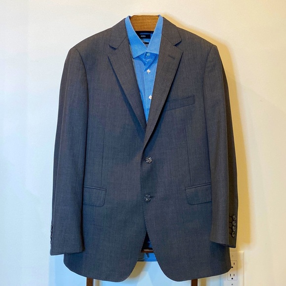 Samuelsohn blazer in superb condition in 44R. It is grey with blue undertone - Picture 1 of 16